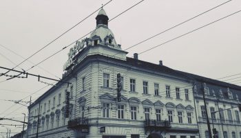 Hotel-cover