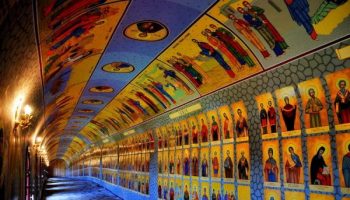 Tunelul-celor-365-de-sfinți-din-calendarul-ortodox-600×402