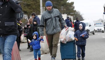 Ukrainian refugees crossing in Romania