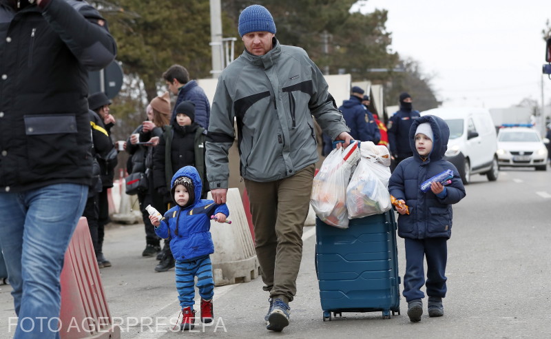 Ukrainian refugees crossing in Romania