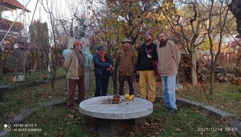 foto cu 4 sculptori