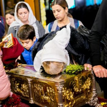 inchinarea_pelerinilor_-_hram_la_bucresti